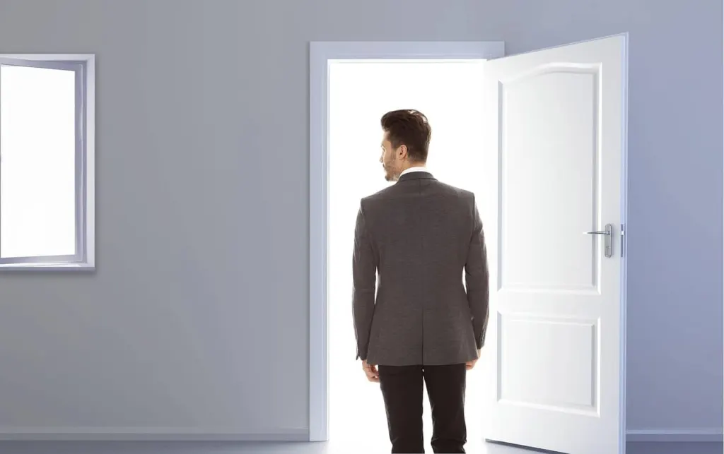 Sektöre özgü MOOC'lar aracılığıyla dijital becerileri geliştirme.